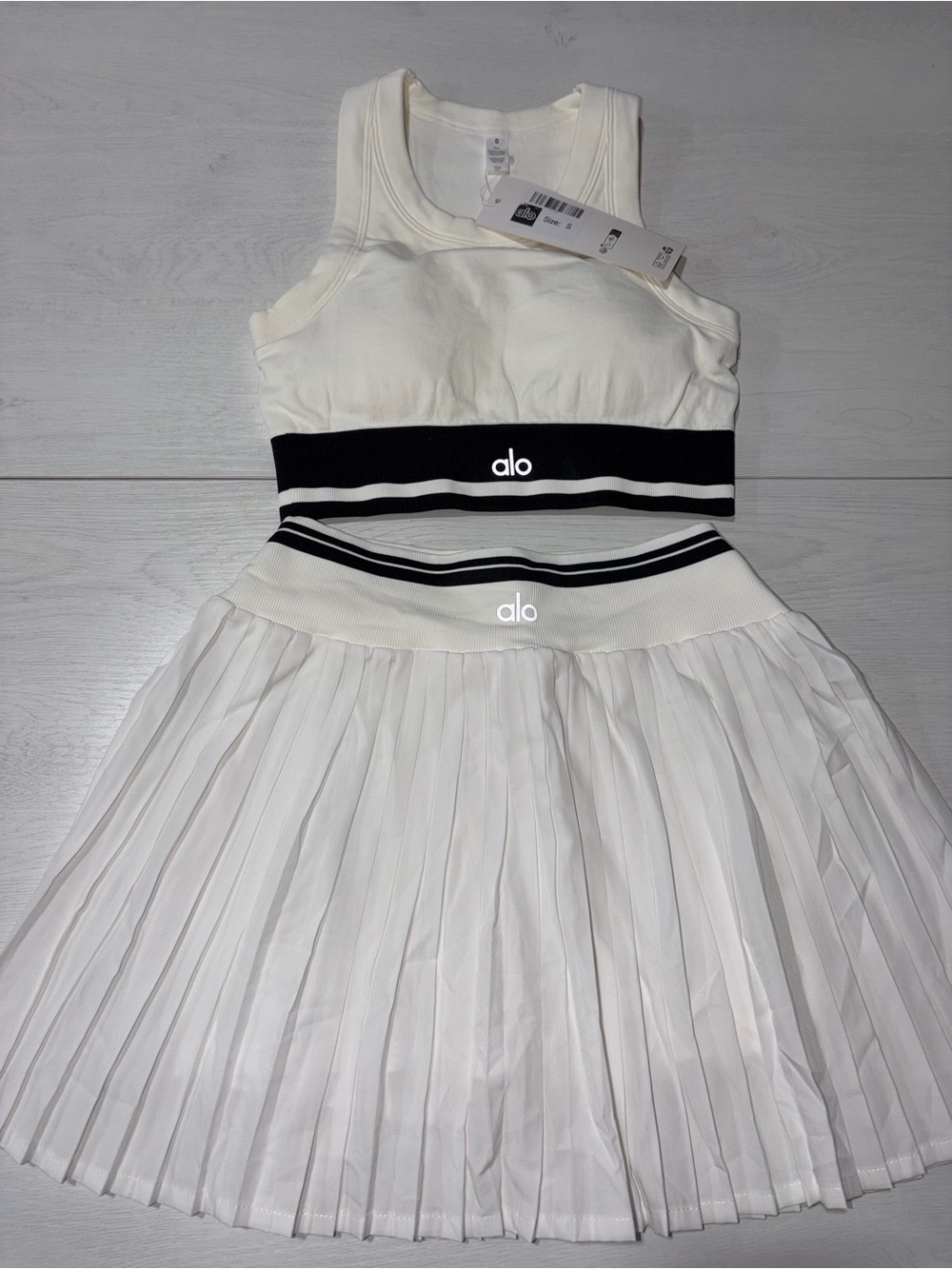 ALO Yoga White & Black short skirt and top